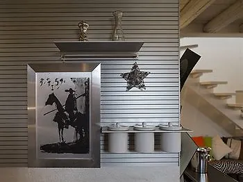 Hotel Truly