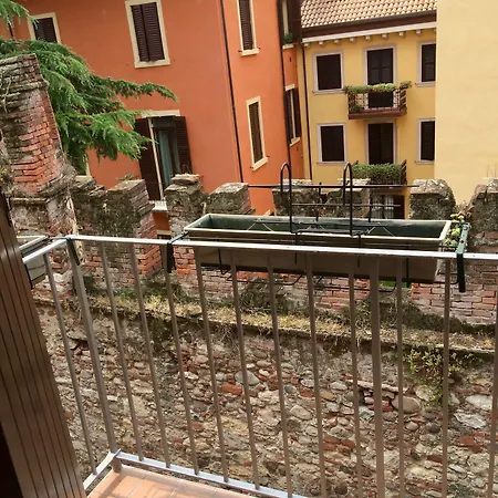 Truly * Βερόνα